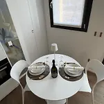 Luxury - Metropolitana M4- San Babila -stadio San Siro - Duomo - Aeroporto Linate - Castello Sforzesco 아파트 밀라노