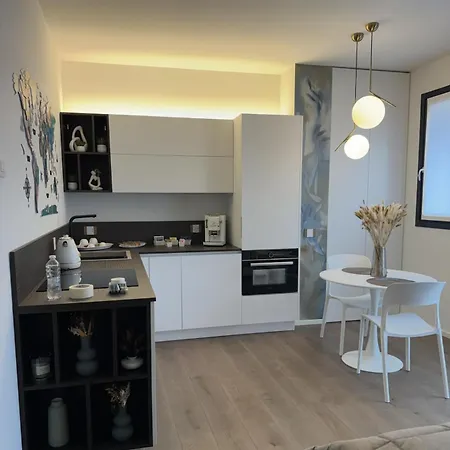 Luxury - Metropolitana M4- San Babila -stadio San Siro - Duomo - Aeroporto Linate - Castello Sforzesco Διαμέρισμα *