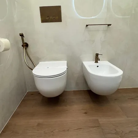 아파트 Luxury - Metropolitana M4- San Babila -stadio San Siro - Duomo - Aeroporto Linate - Castello Sforzesco *