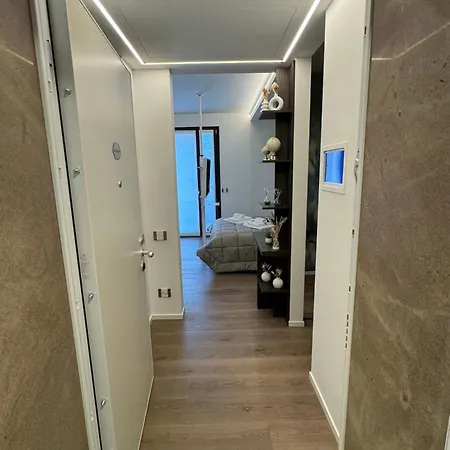 Luxury - Metropolitana M4- San Babila -stadio San Siro - Duomo - Aeroporto Linate - Castello Sforzesco Διαμέρισμα