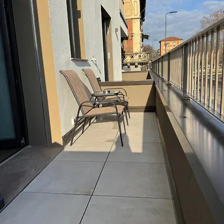 Luxury - Metropolitana M4- San Babila -stadio San Siro - Duomo - Aeroporto Linate - Castello Sforzesco * Μιλάνο